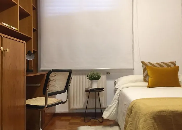 In Pontevedra's Downtown And Golf Apartamento